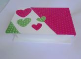 Caixa Branca com tecido de bolinhas pink e verde