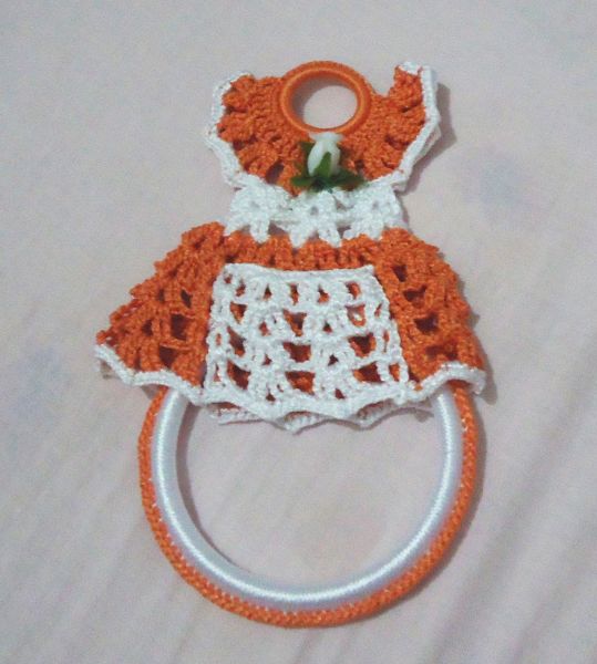 Porta pano de prato de croche laranja com branco